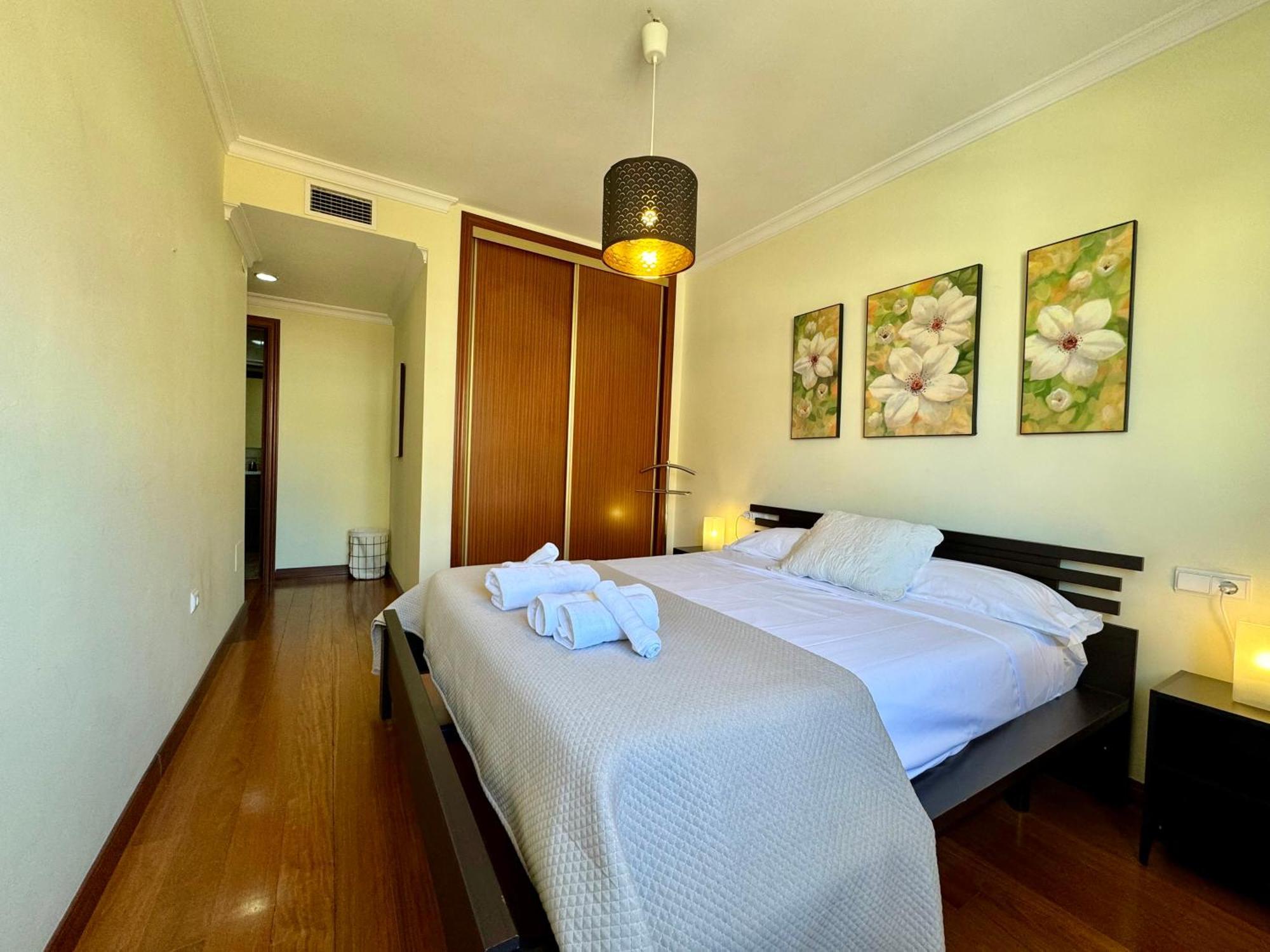 Lujoso Piso Centro Aparcamiento Privado, Terraza & Ac Apartment Малага Екстериор снимка
