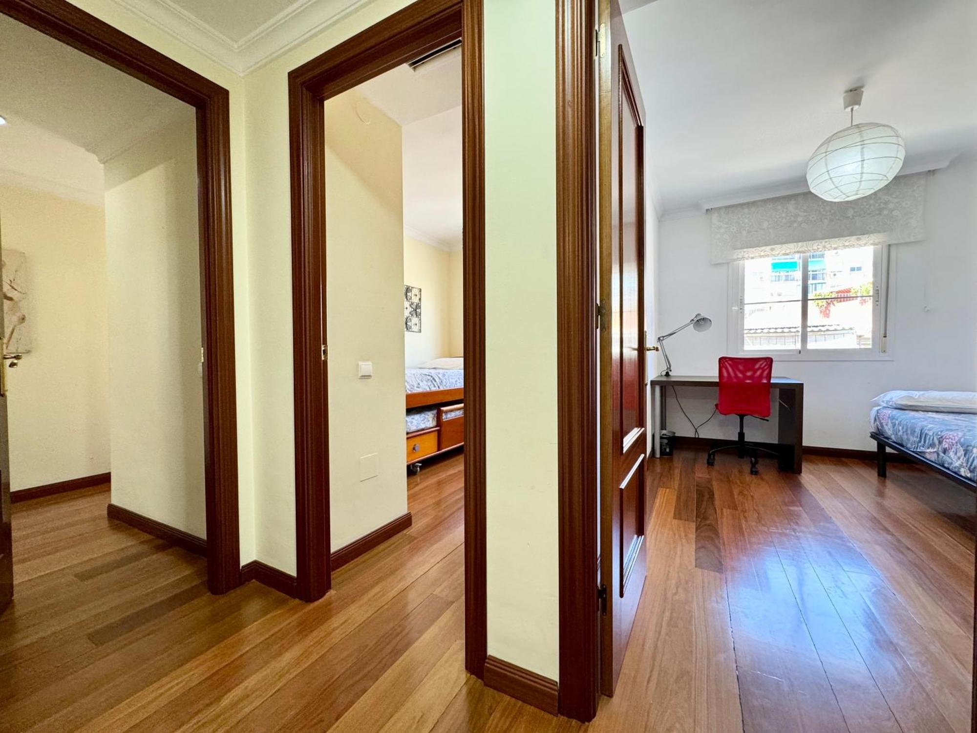 Lujoso Piso Centro Aparcamiento Privado, Terraza & Ac Apartment Малага Екстериор снимка