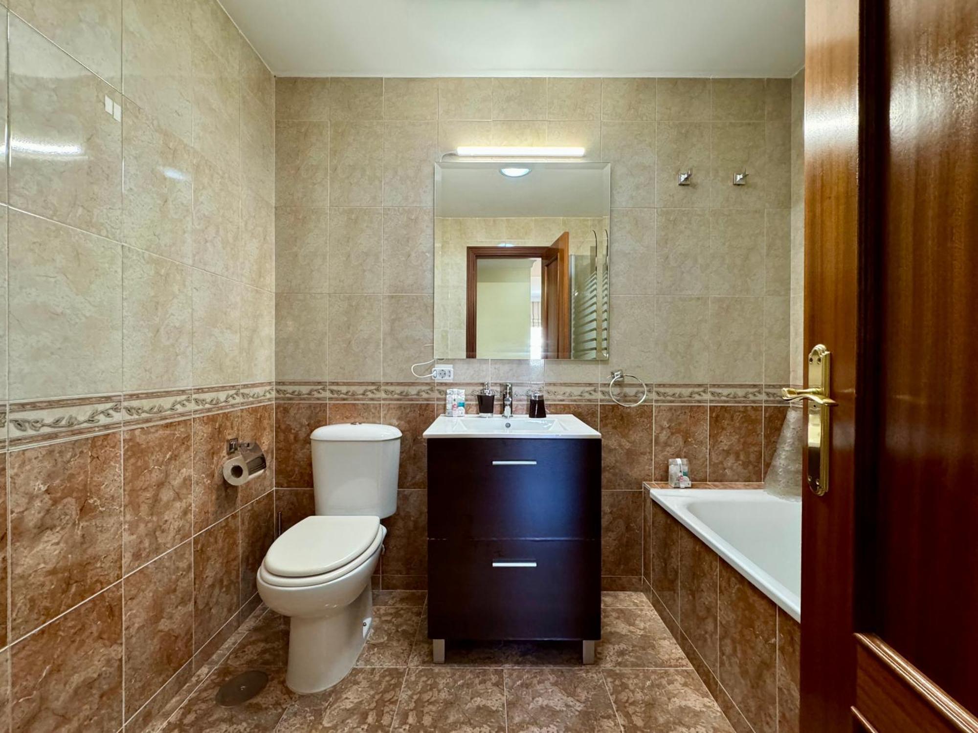 Lujoso Piso Centro Aparcamiento Privado, Terraza & Ac Apartment Малага Екстериор снимка