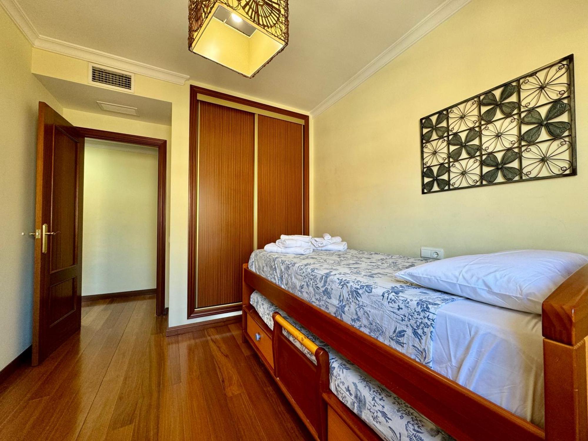 Lujoso Piso Centro Aparcamiento Privado, Terraza & Ac Apartment Малага Екстериор снимка