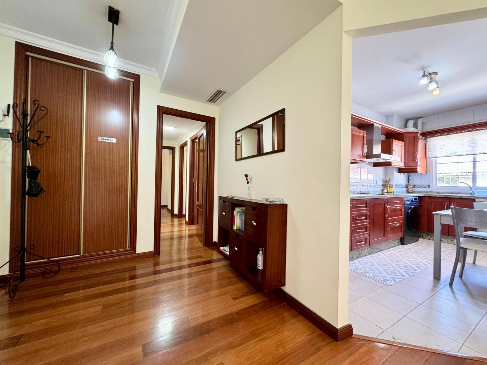 Lujoso Piso Centro Aparcamiento Privado, Terraza & Ac Apartment Малага Екстериор снимка