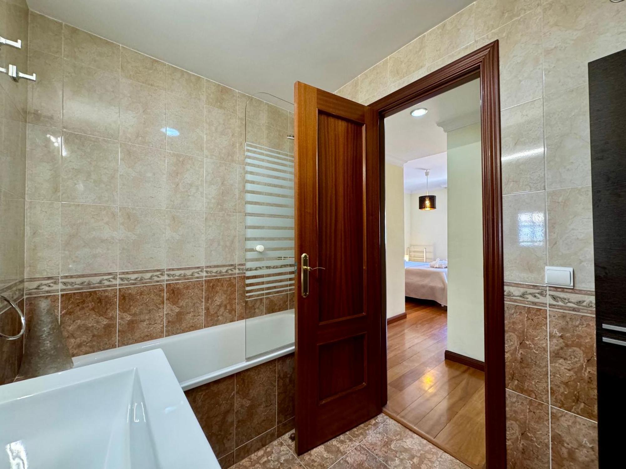 Lujoso Piso Centro Aparcamiento Privado, Terraza & Ac Apartment Малага Екстериор снимка